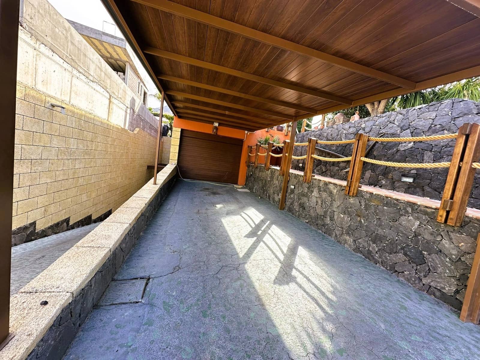 4 soveværelse Villa til salg i Costa Adeje med swimmingpool garage - € 3.000.000 (Ref: 9007802)