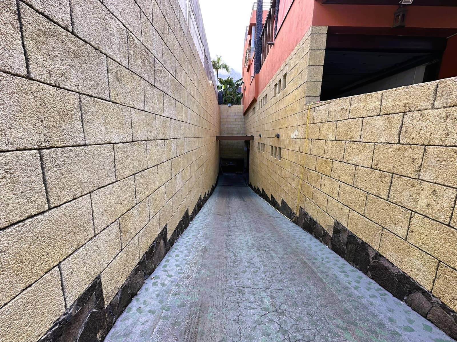 4 soveværelse Villa til salg i Costa Adeje med swimmingpool garage - € 3.000.000 (Ref: 9007802)