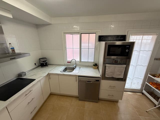 3 sovrum Radhus till salu i Llano del Camello, San Miguel de Abona med pool garage - 349 900 € (Ref: 9007803)