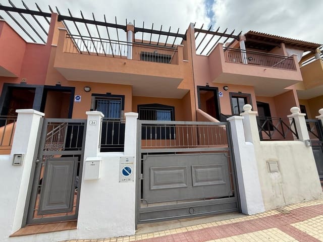4 soveværelse Rækkehus til salg i Casco Urbano, Adeje med swimmingpool garage - € 559.000 (Ref: 9007804)