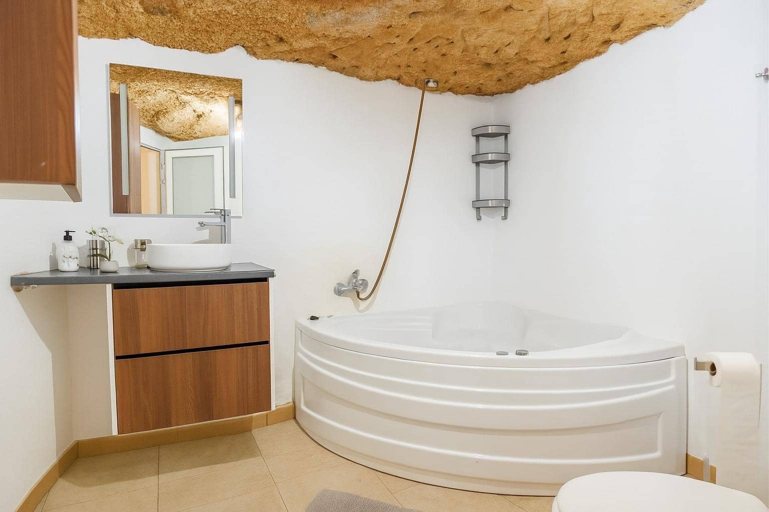 9 soveværelse Hotel til salg i Arico med swimmingpool garage - € 1.200.000 (Ref: 9160996)