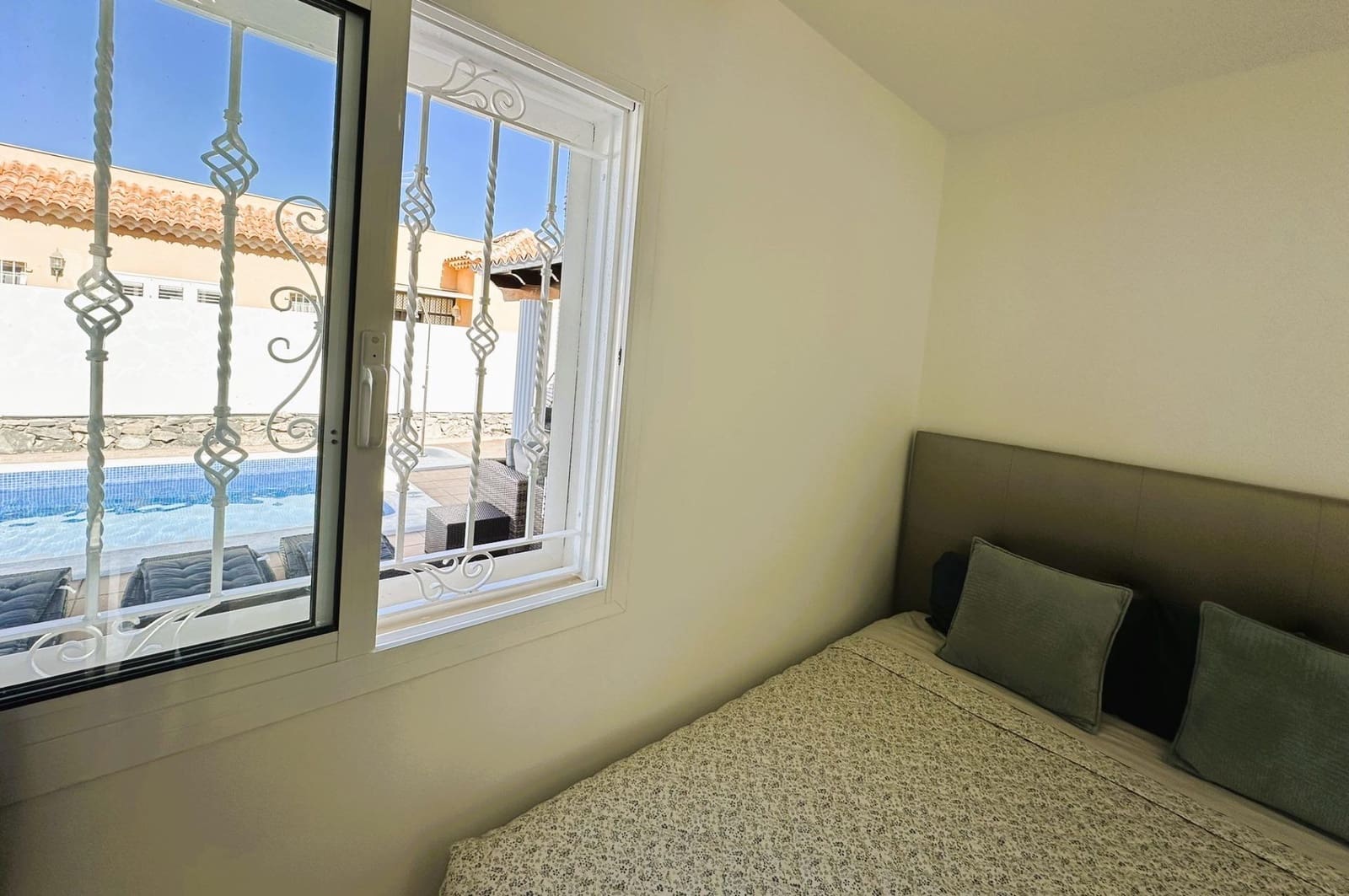 4 sypialnia Willa na sprzedaż w El Madronal z basenem garażem - 1 499 000 € (Ref: 9200488)