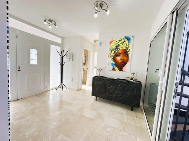 4 chambre Villa/Maison à vendre à El Madroñal, Adeje avec piscine garage - 1 499 000 € (Ref: 9200488)