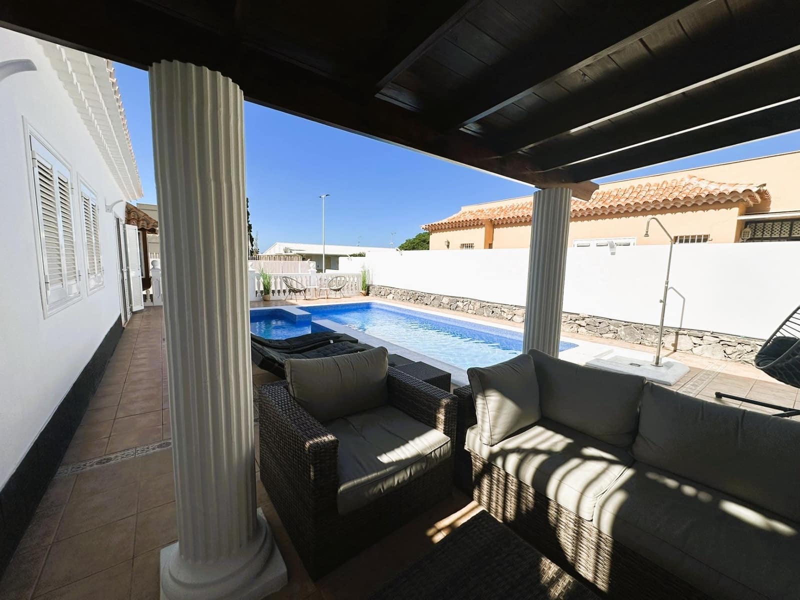 4 sypialnia Willa na sprzedaż w El Madronal z basenem garażem - 1 499 000 € (Ref: 9200488)