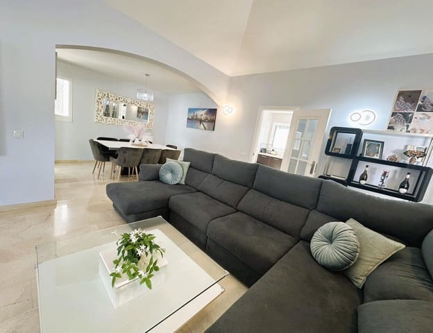 4 chambre Villa/Maison à vendre à El Madroñal, Adeje avec piscine garage - 1 499 000 € (Ref: 9200488)