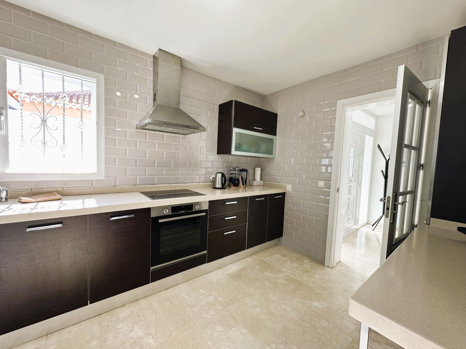 4 sypialnia Willa na sprzedaż w El Madronal z basenem garażem - 1 499 000 € (Ref: 9200488)