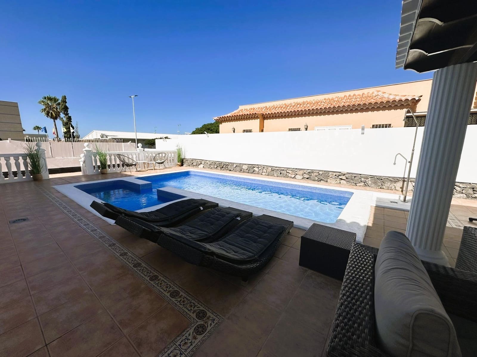 4 sypialnia Willa na sprzedaż w El Madronal z basenem garażem - 1 499 000 € (Ref: 9200488)