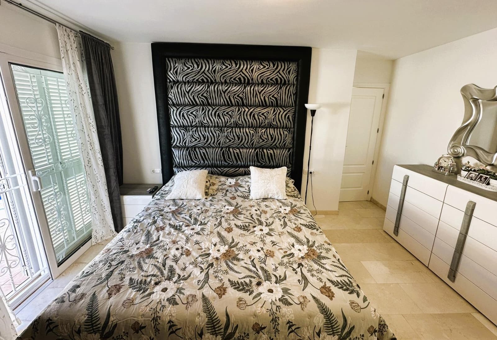 4 sypialnia Willa na sprzedaż w El Madronal z basenem garażem - 1 499 000 € (Ref: 9200488)