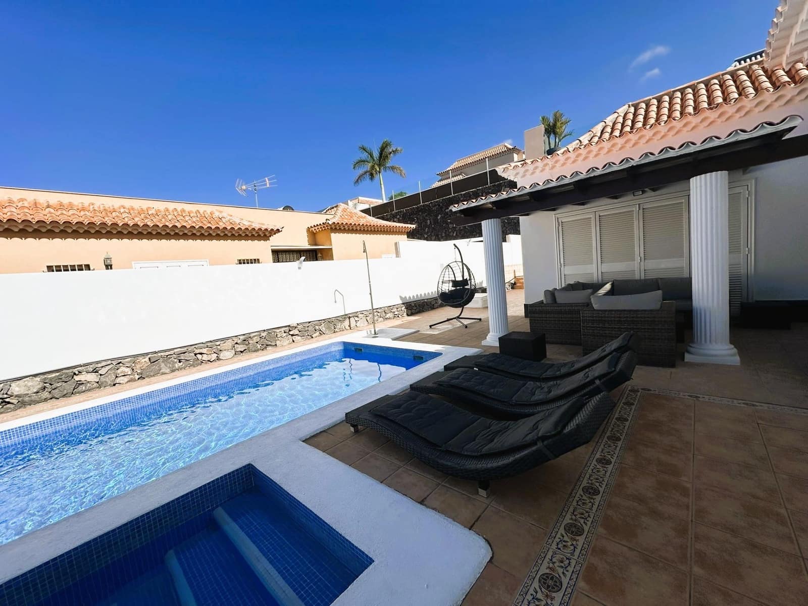 4 sypialnia Willa na sprzedaż w El Madronal z basenem garażem - 1 499 000 € (Ref: 9200488)