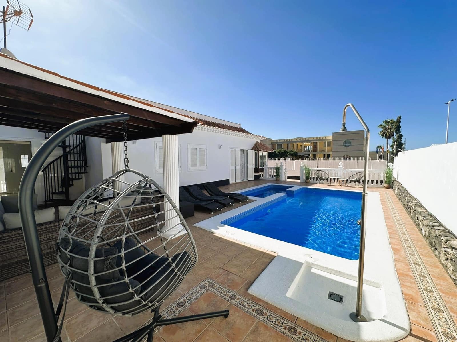 4 sypialnia Willa na sprzedaż w El Madronal z basenem garażem - 1 499 000 € (Ref: 9200488)