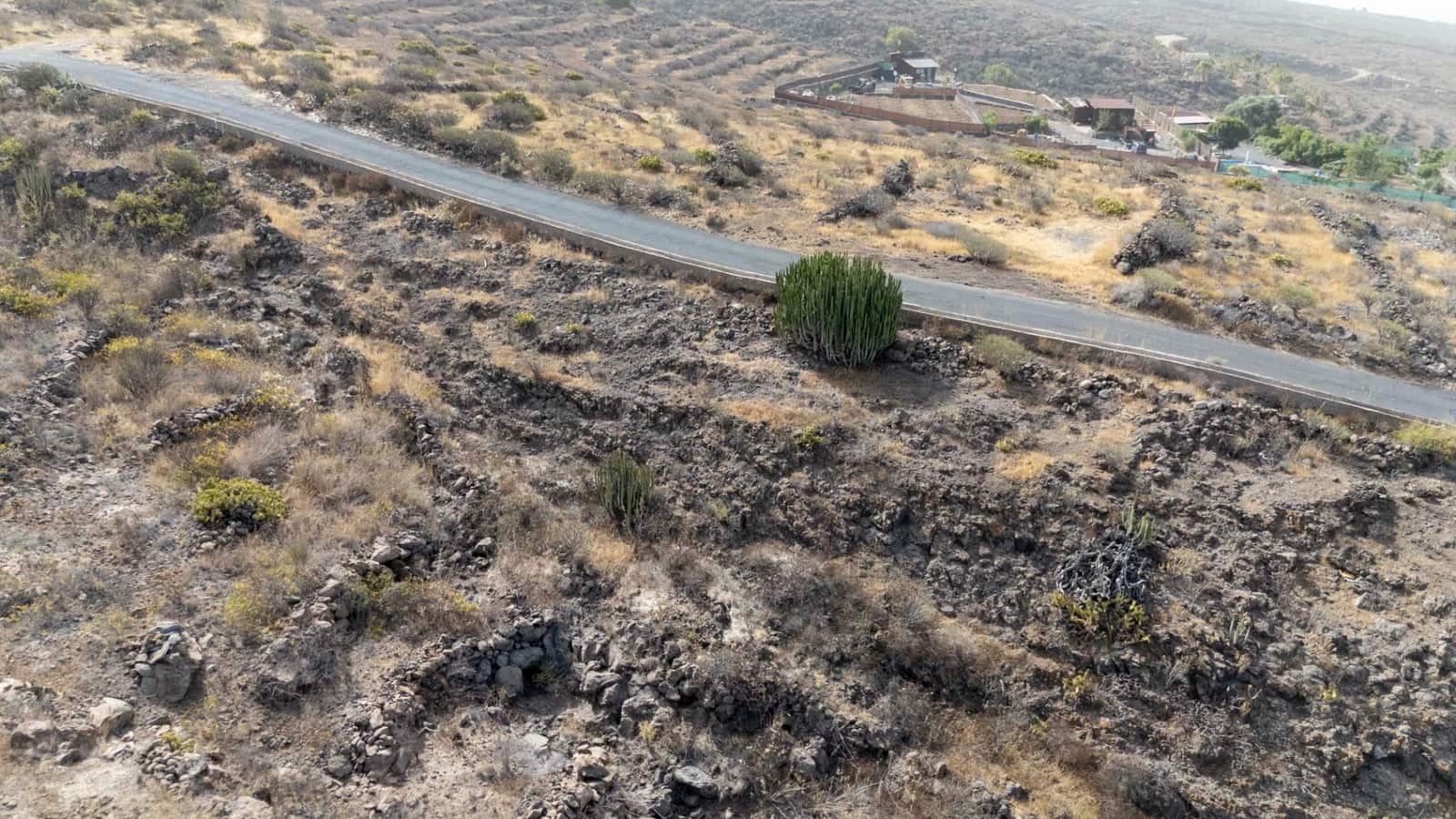 Grunde uden byggetilladelser til salg i Adeje - € 89.000 (Ref: 9264549)