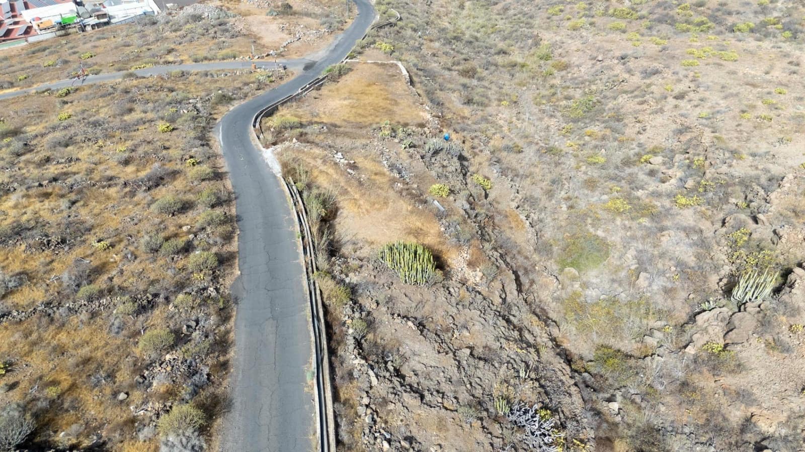 Grunde uden byggetilladelser til salg i Adeje - € 89.000 (Ref: 9264549)