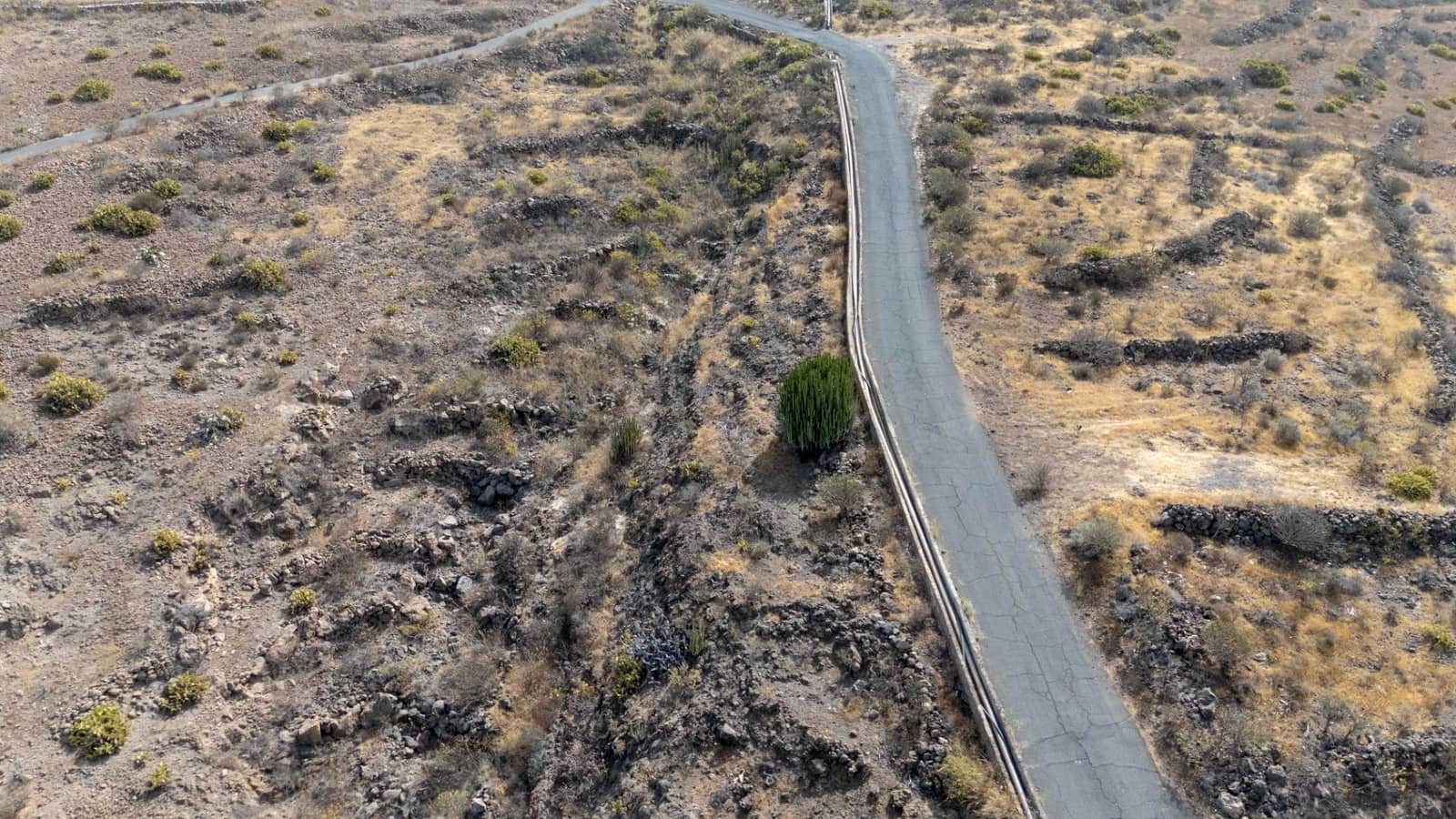 Grunde uden byggetilladelser til salg i Adeje - € 89.000 (Ref: 9264549)