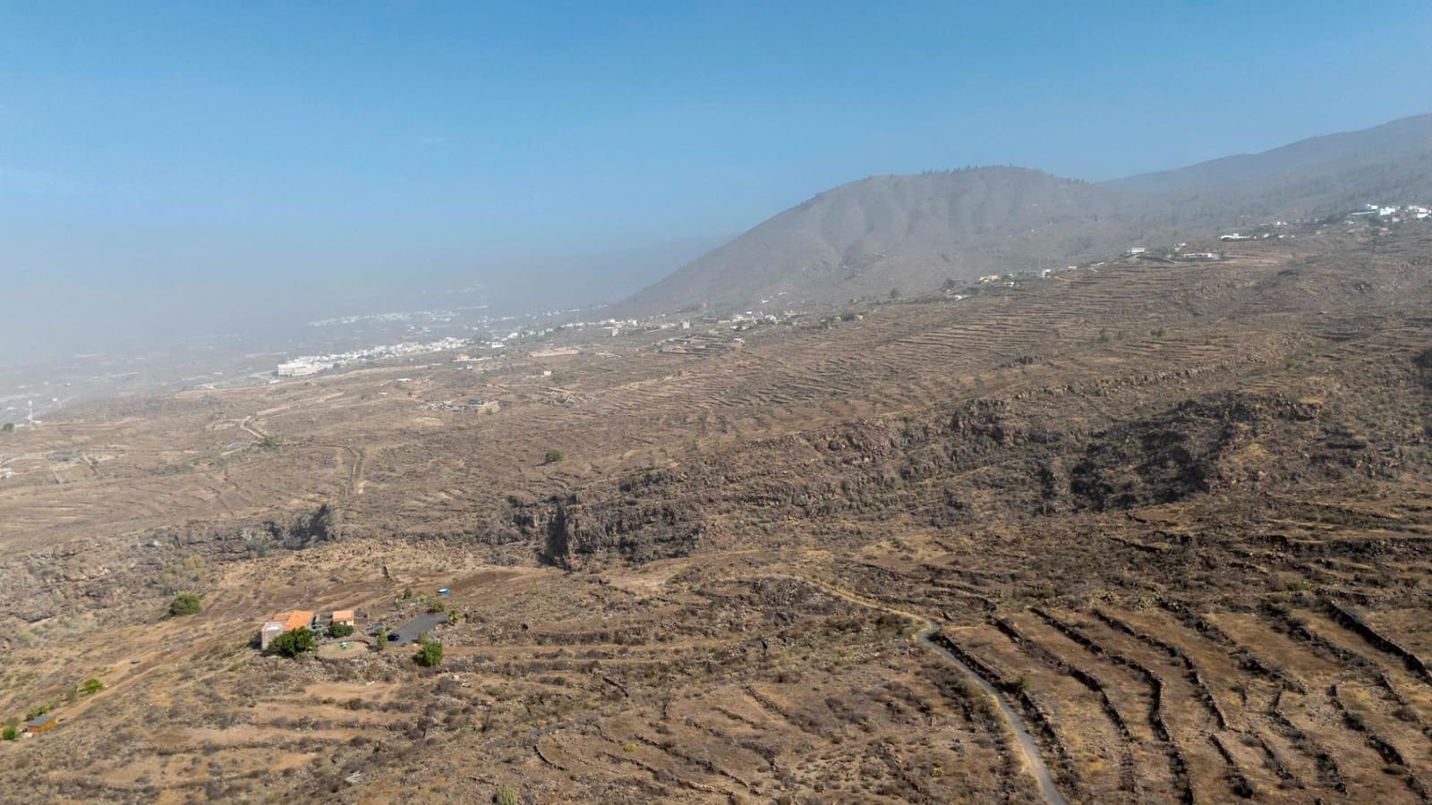 Ubebygd land til salgs i Adeje - € 79 000 (Ref: 9264549)