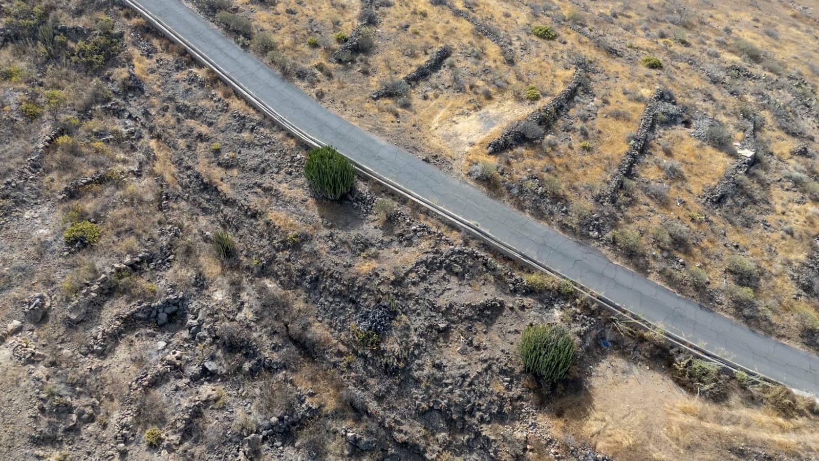 Ubebygd land til salgs i Adeje - € 79 000 (Ref: 9264549)