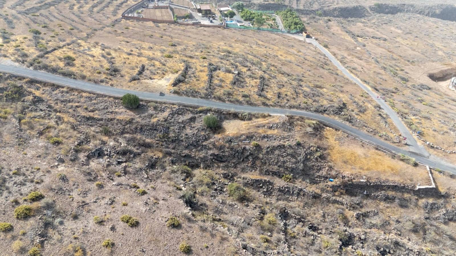 Ubebygd land til salgs i Adeje - € 79 000 (Ref: 9264549)