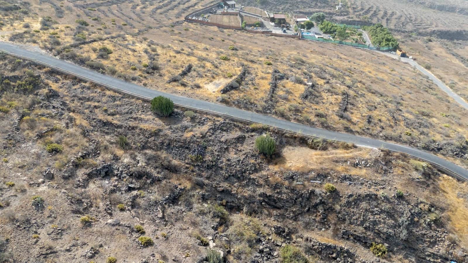 Ubebygd land til salgs i Adeje - € 79 000 (Ref: 9264549)