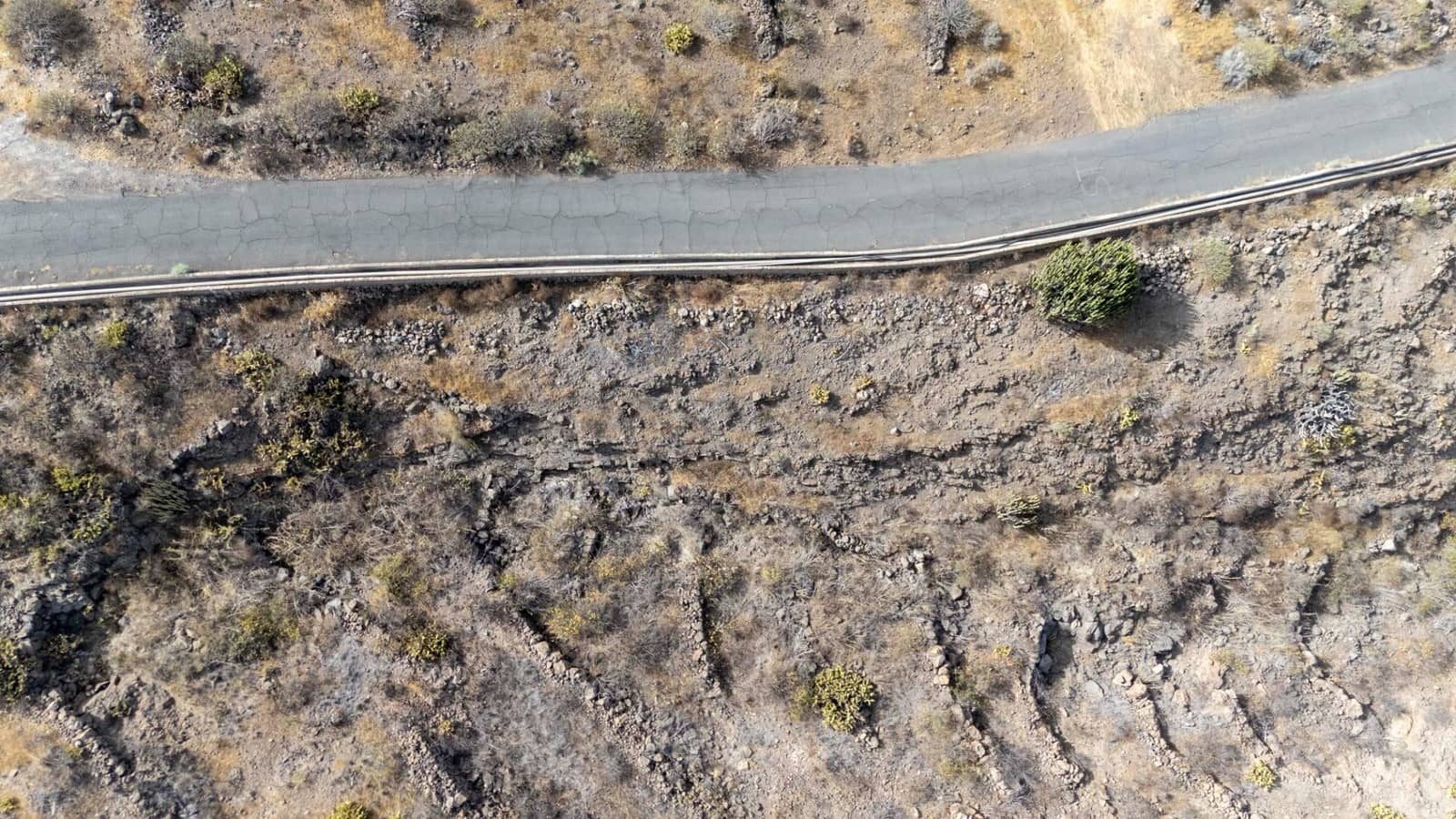 Ubebygd land til salgs i Adeje - € 79 000 (Ref: 9264549)