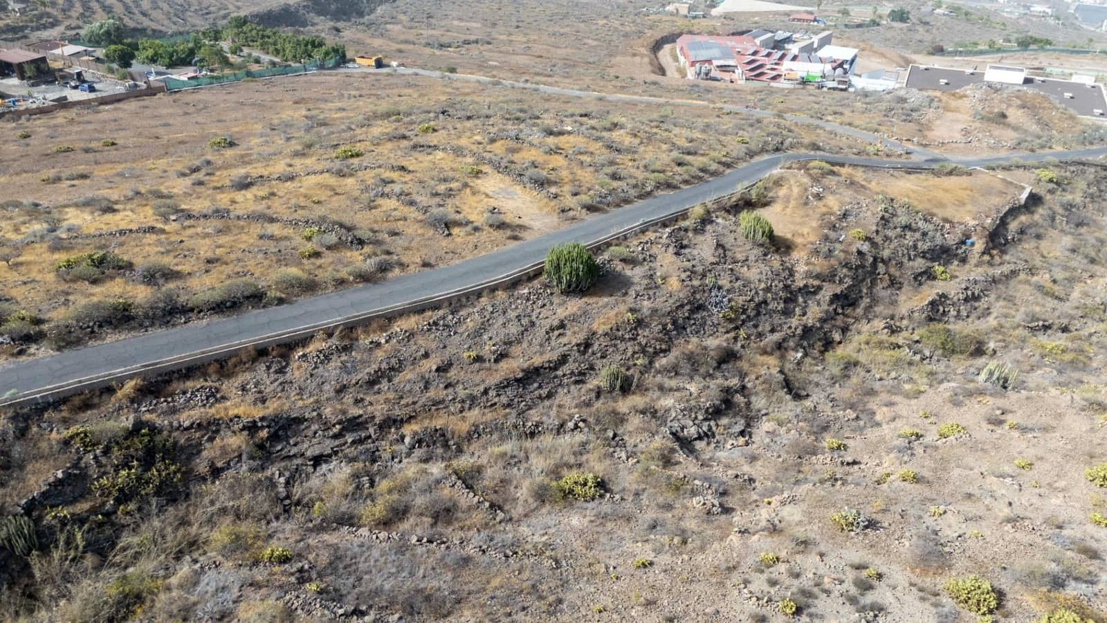 Ubebygd land til salgs i Adeje - € 79 000 (Ref: 9264549)