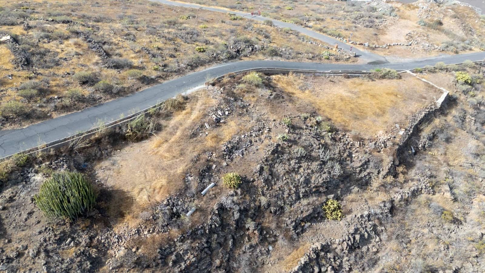 Ubebygd land til salgs i Adeje - € 79 000 (Ref: 9264549)