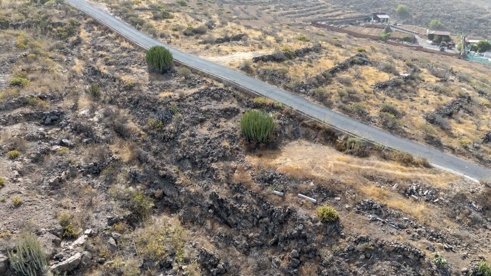 Ubebygd land til salgs i Adeje - € 79 000 (Ref: 9264549)