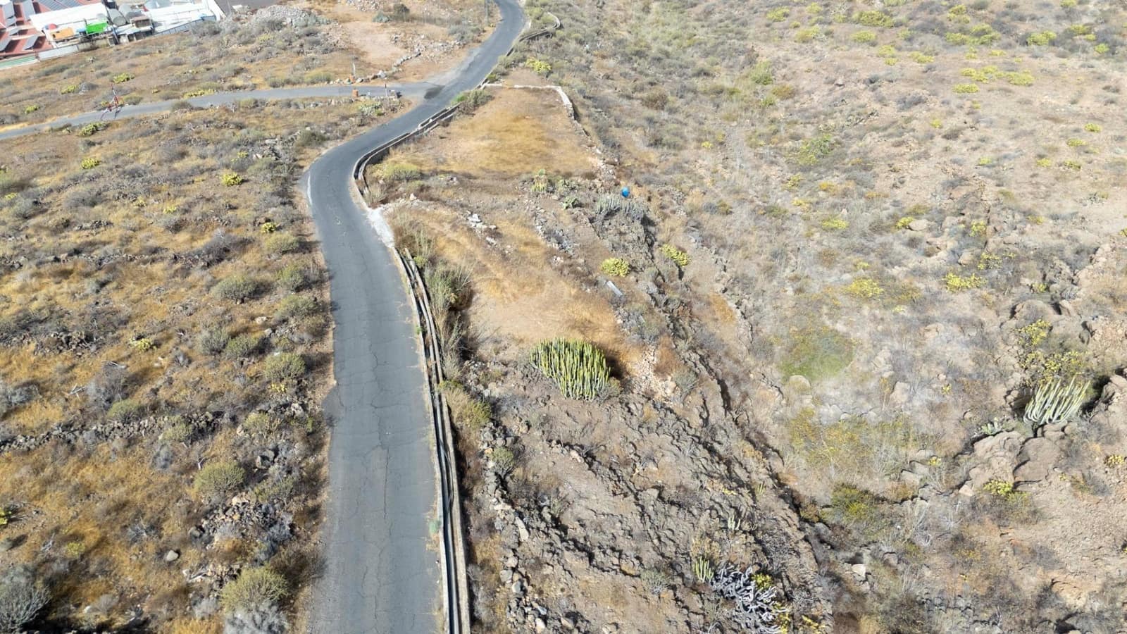 Ubebygd land til salgs i Adeje - € 79 000 (Ref: 9264549)