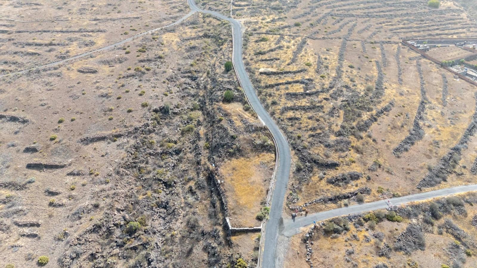 Ubebygd land til salgs i Adeje - € 79 000 (Ref: 9264549)