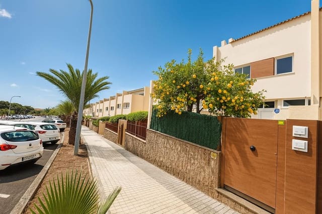 3 slaapkamer Rijtjeshuis te koop in Los Cristianos, Arona met zwembad garage - € 680.000 (Ref: 9326478)