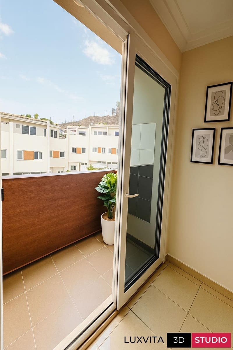 3 slaapkamer Rijtjeshuis te koop in Los Cristianos met zwembad garage - € 680.000 (Ref: 9326478)