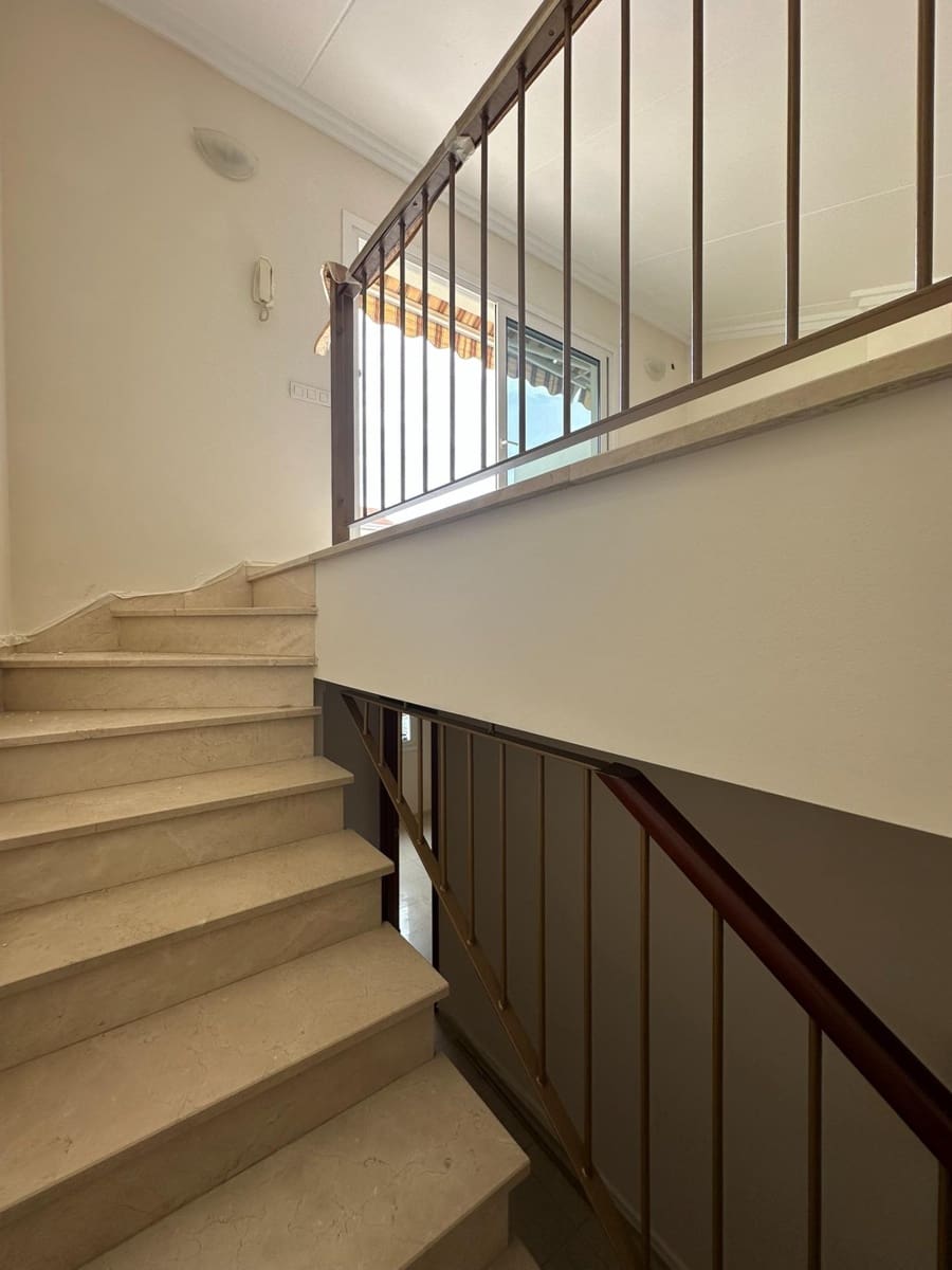 3 slaapkamer Rijtjeshuis te koop in Los Cristianos met zwembad garage - € 680.000 (Ref: 9326478)