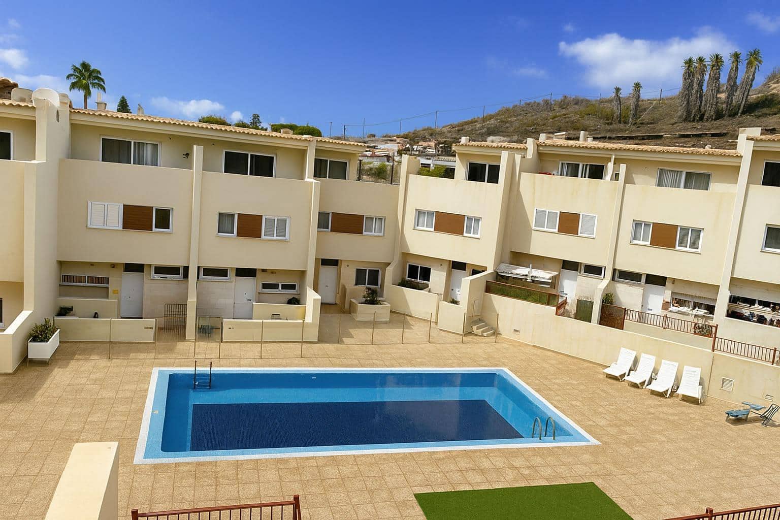 3 slaapkamer Rijtjeshuis te koop in Los Cristianos met zwembad garage - € 680.000 (Ref: 9326478)
