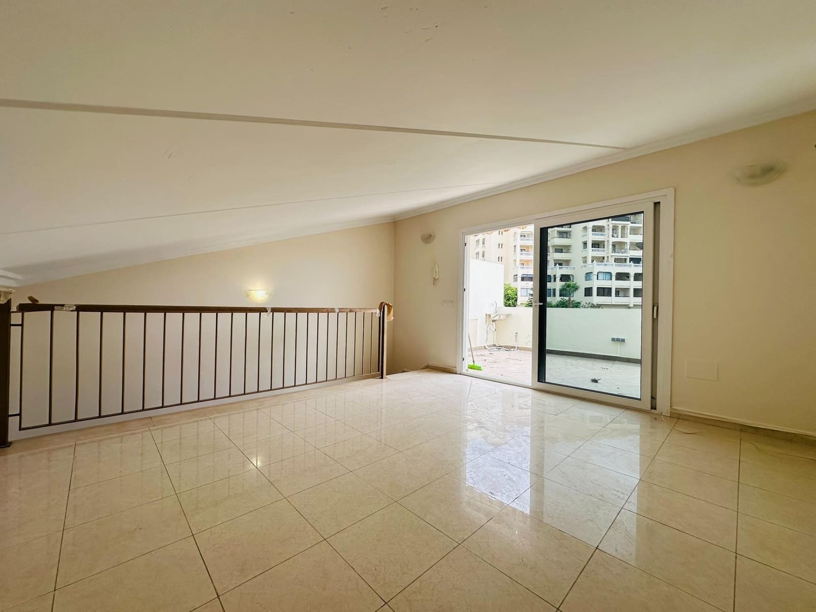 3 slaapkamer Rijtjeshuis te koop in Los Cristianos met zwembad garage - € 680.000 (Ref: 9326478)