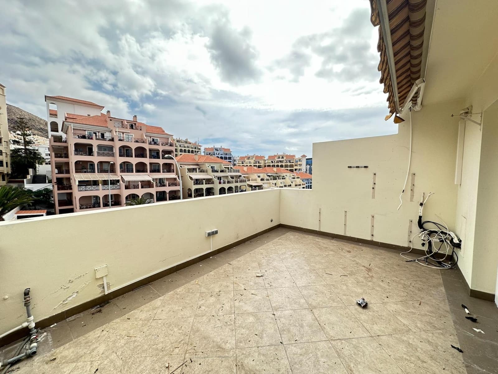 3 slaapkamer Rijtjeshuis te koop in Los Cristianos met zwembad garage - € 680.000 (Ref: 9326478)