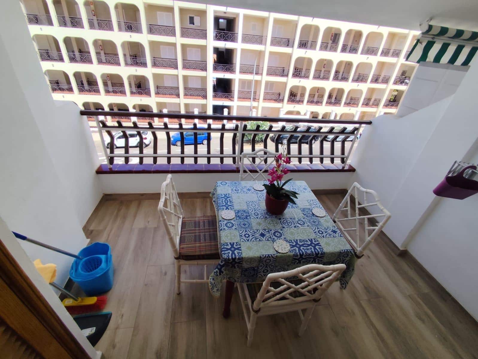 1 quarto Apartamento para venda em Los Cristianos com piscina - 285 000 € (Ref: 9341217)