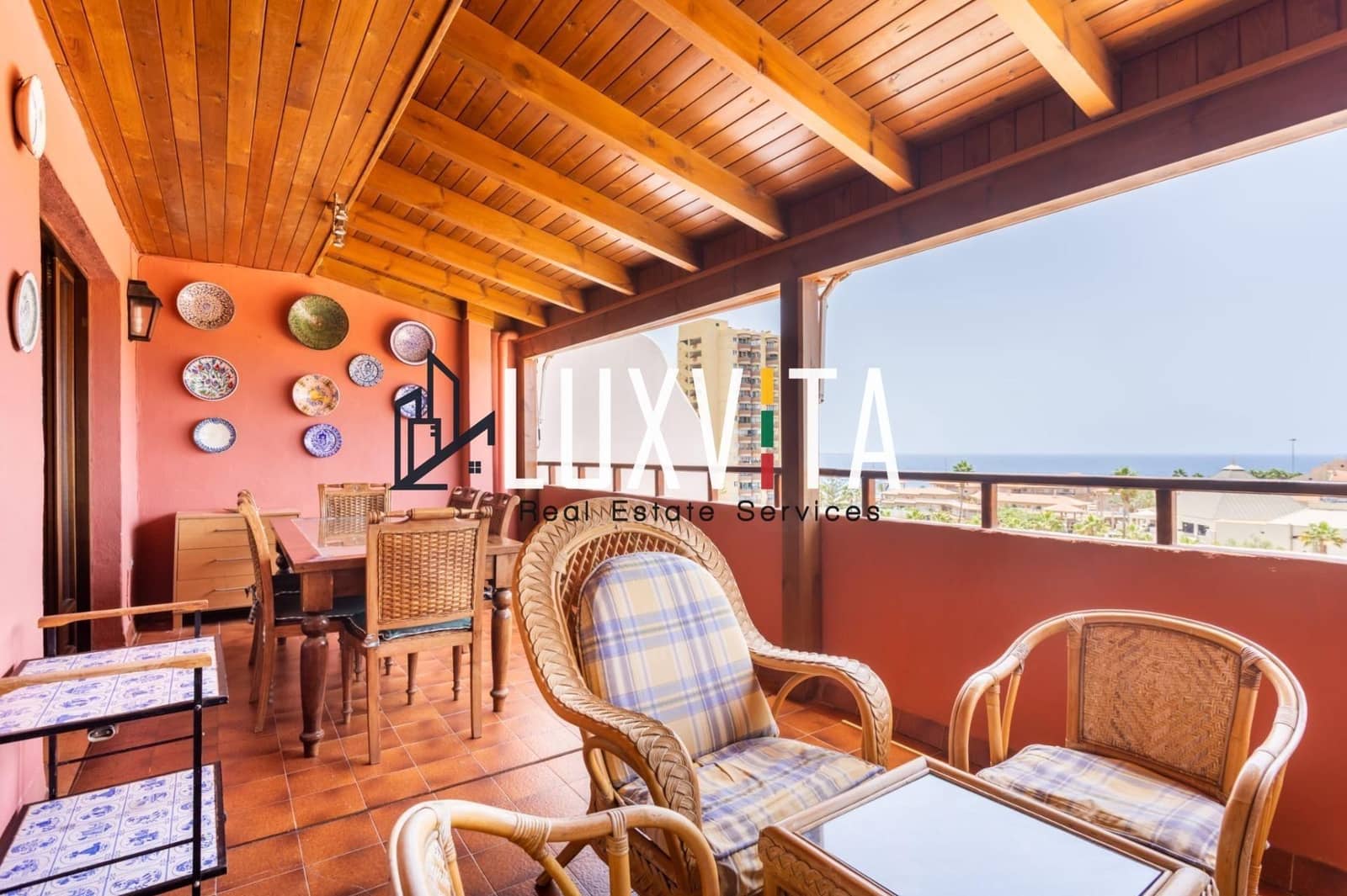 4 quarto Penthouse para venda em Playa de las Americas com piscina garagem - 645 000 € (Ref: 9419778)