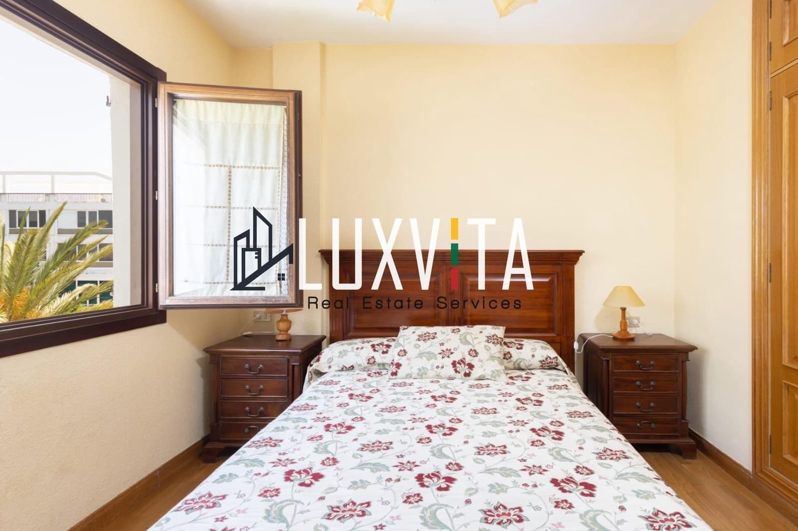 4 quarto Penthouse para venda em Playa de las Americas com piscina garagem - 645 000 € (Ref: 9419778)