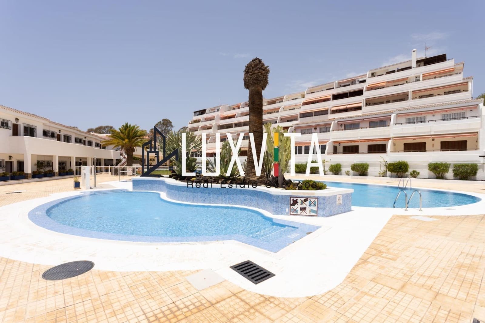 4 quarto Penthouse para venda em Playa de las Americas com piscina garagem - 645 000 € (Ref: 9419778)