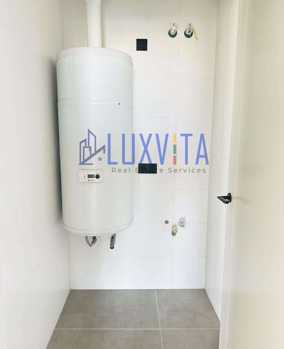 2 sovrum Lägenhet till salu i El Madronal med pool - 590 000 € (Ref: 9437130)