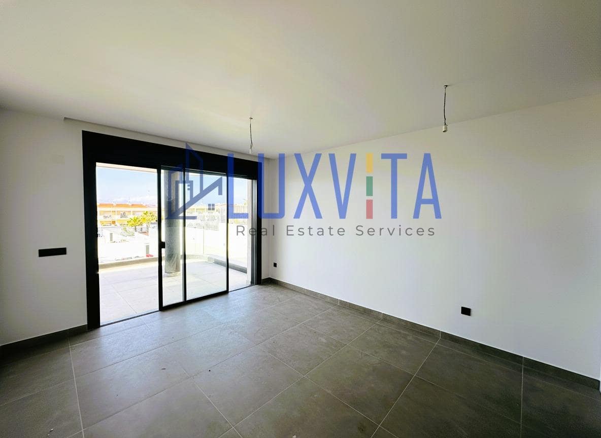 2 sovrum Lägenhet till salu i El Madronal med pool - 590 000 € (Ref: 9437130)