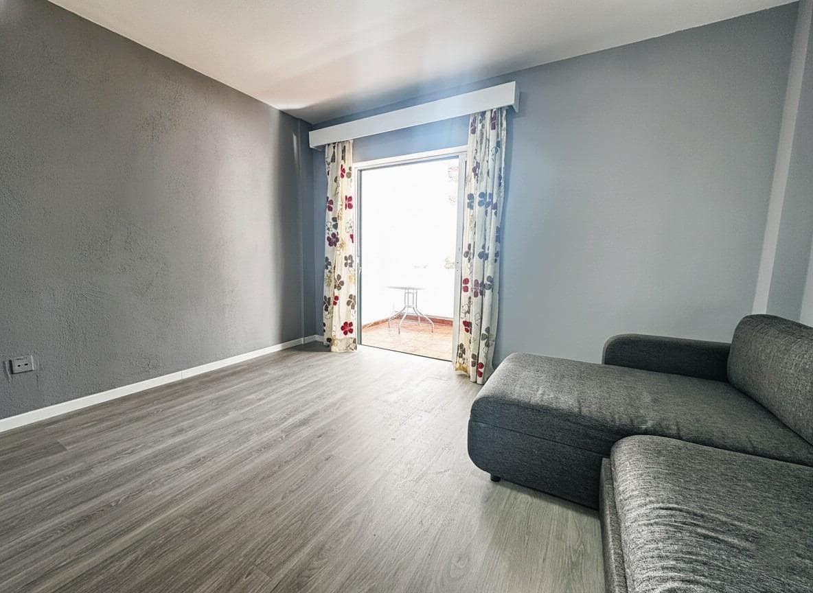 1 soverom Leilighet til salgs i Los Cristianos med svømmebasseng - € 245 000 (Ref: 9446353)