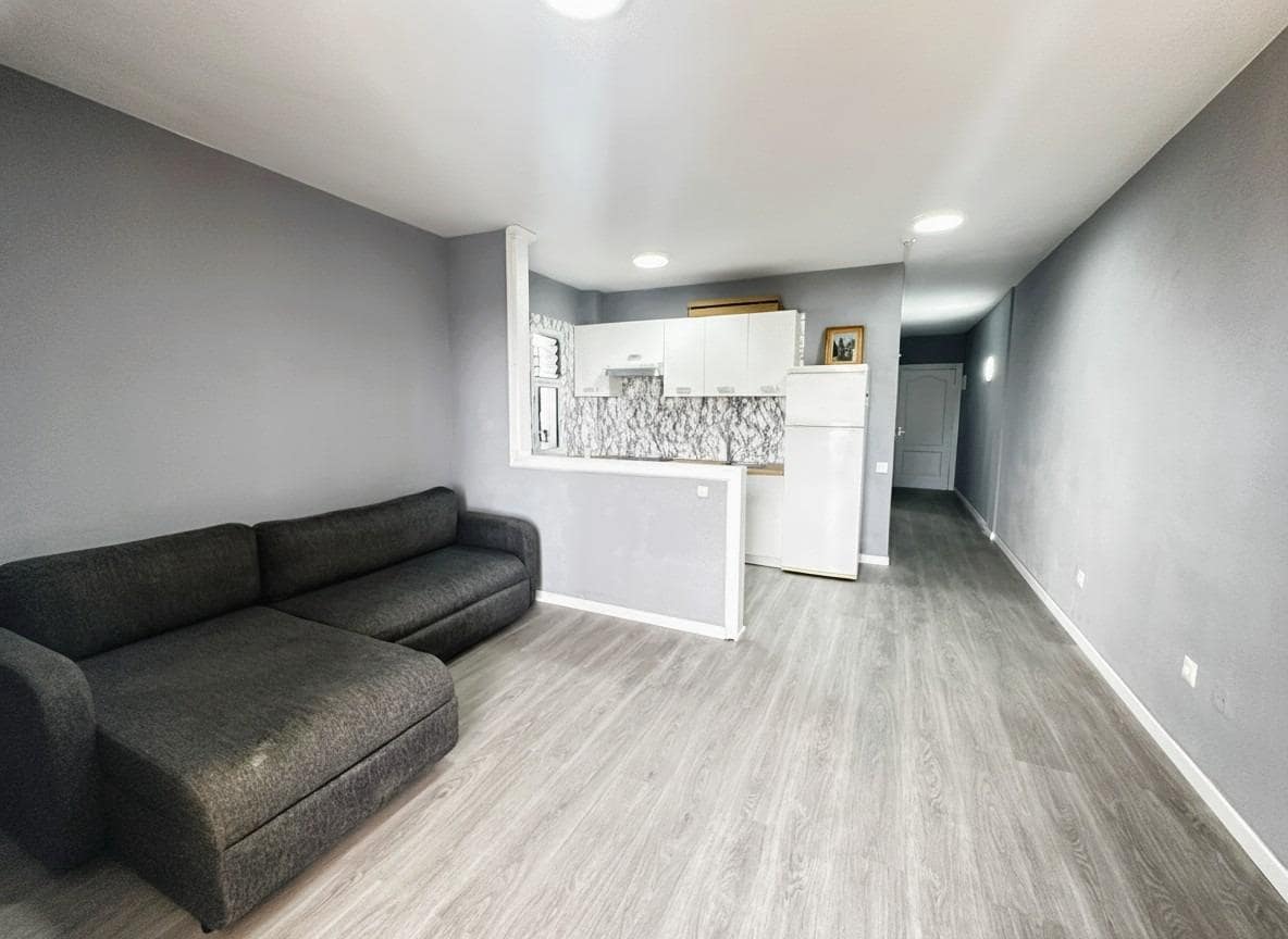 1 soverom Leilighet til salgs i Los Cristianos med svømmebasseng - € 245 000 (Ref: 9446353)