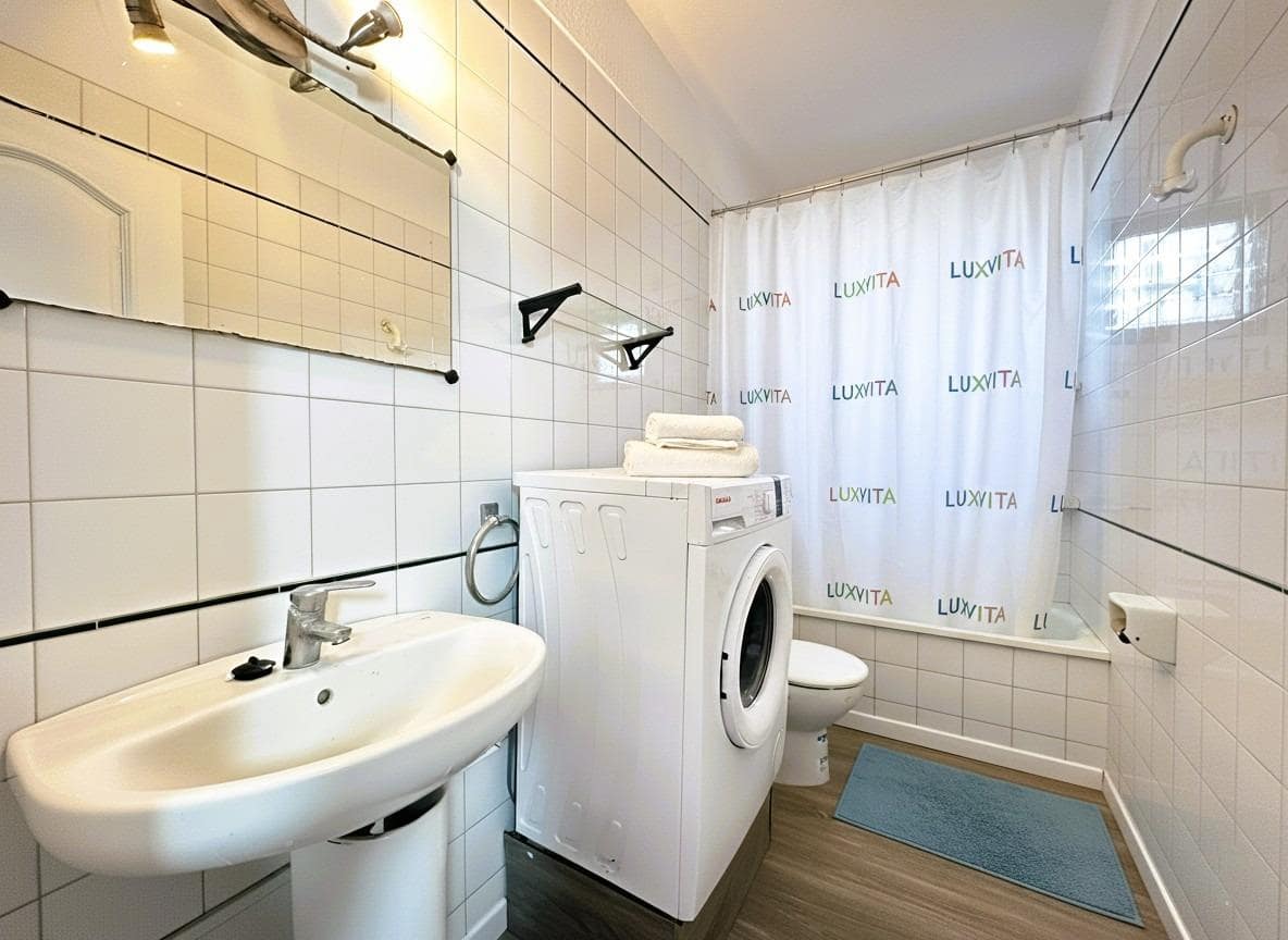 1 soverom Leilighet til salgs i Los Cristianos med svømmebasseng - € 245 000 (Ref: 9446353)