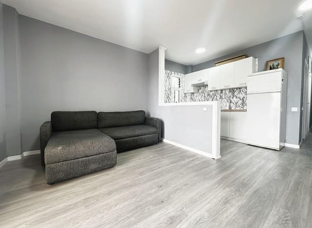 1 soverom Leilighet til salgs i Los Cristianos, Arona med svømmebasseng - € 245 000 (Ref: 9446353)