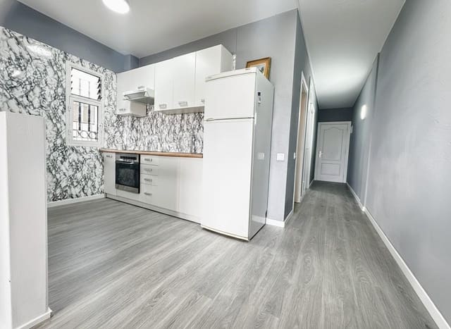 1 soverom Leilighet til salgs i Los Cristianos, Arona med svømmebasseng - € 245 000 (Ref: 9446353)