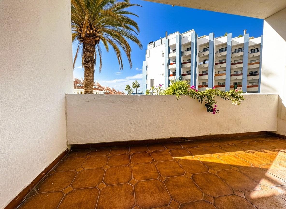 1 soverom Leilighet til salgs i Los Cristianos med svømmebasseng - € 245 000 (Ref: 9446353)