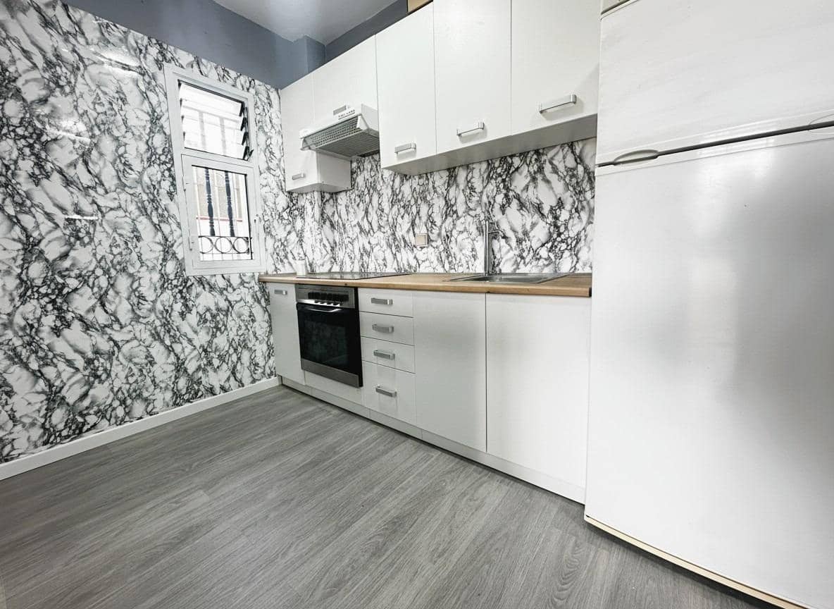 1 soverom Leilighet til salgs i Los Cristianos med svømmebasseng - € 245 000 (Ref: 9446353)