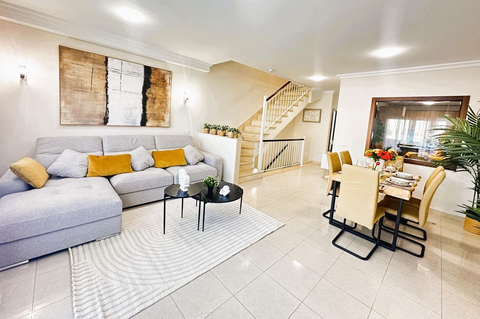 3 makuuhuone Rivitalo myytävänä paikassa Los Cristianos mukana uima-altaan 
autotalli - 680 000 € (Ref: 9456284)