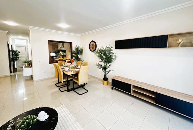 3 sypialnia Dom szeregowy na sprzedaż w Los Cristianos, Arona z basenem garażem - 680 000 € (Ref: 9456284)