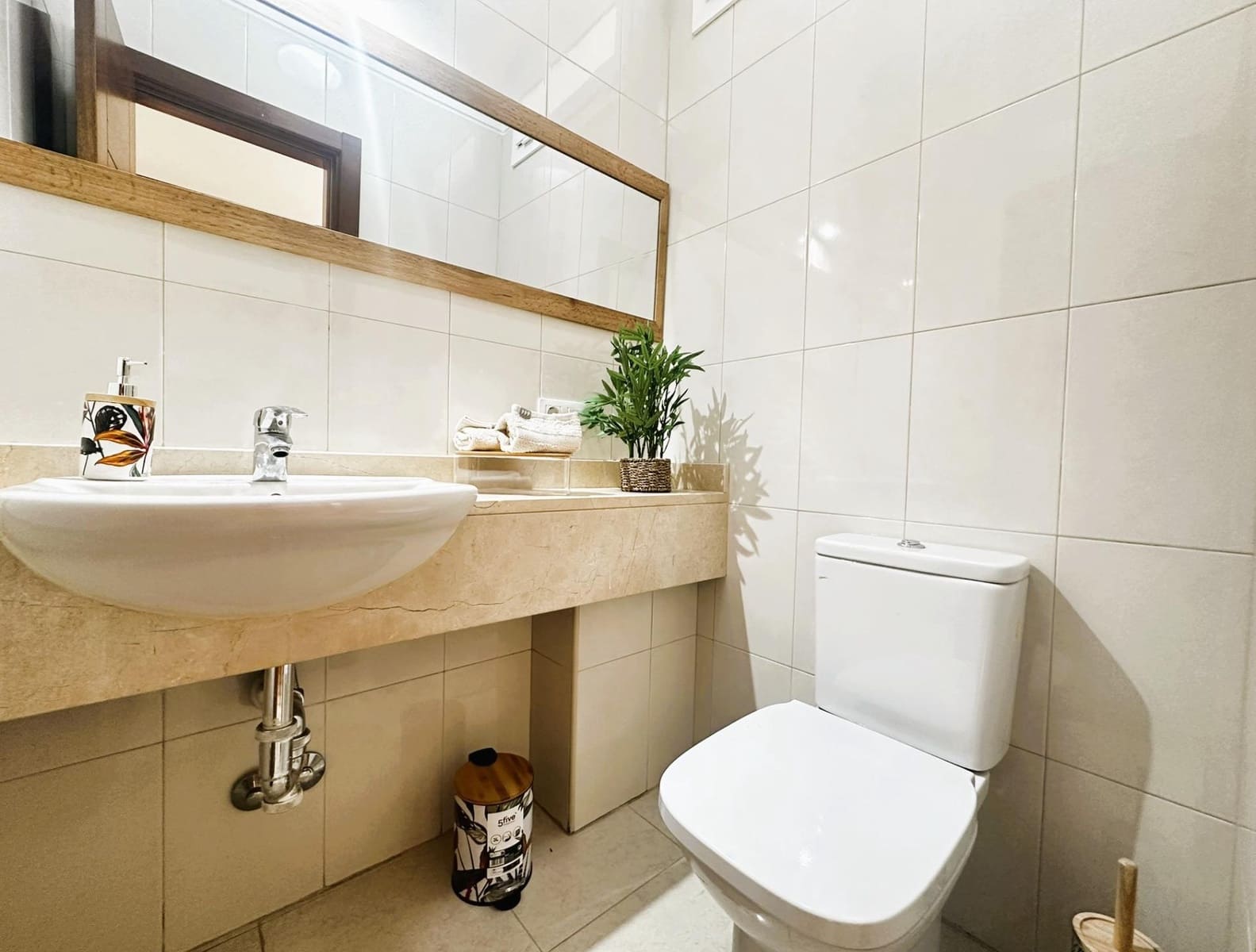 3 makuuhuone Rivitalo myytävänä paikassa Los Cristianos mukana uima-altaan 
autotalli - 680 000 € (Ref: 9456284)