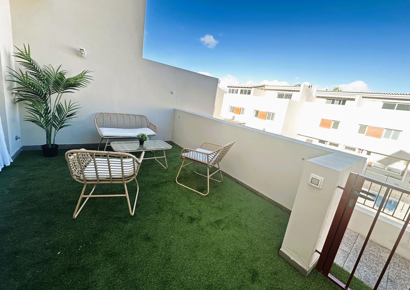 3 makuuhuone Rivitalo myytävänä paikassa Los Cristianos mukana uima-altaan 
autotalli - 680 000 € (Ref: 9456284)